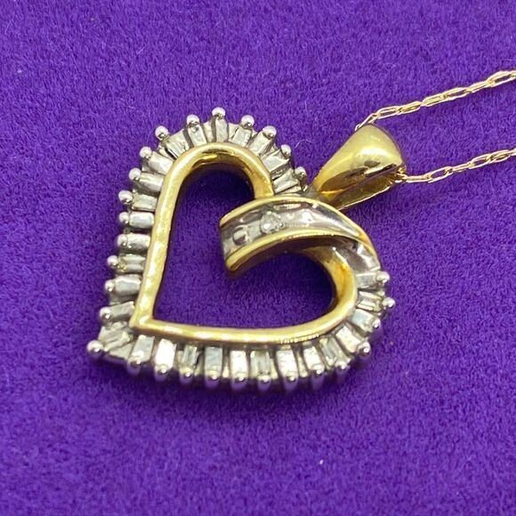 💛 Vintage 10k Gold Diamond Heart Necklace - Picture 2 of 4
